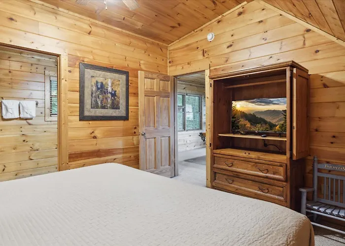 Amazin Mountain Views, Game Room And Hot Tub Bearway To Heaven